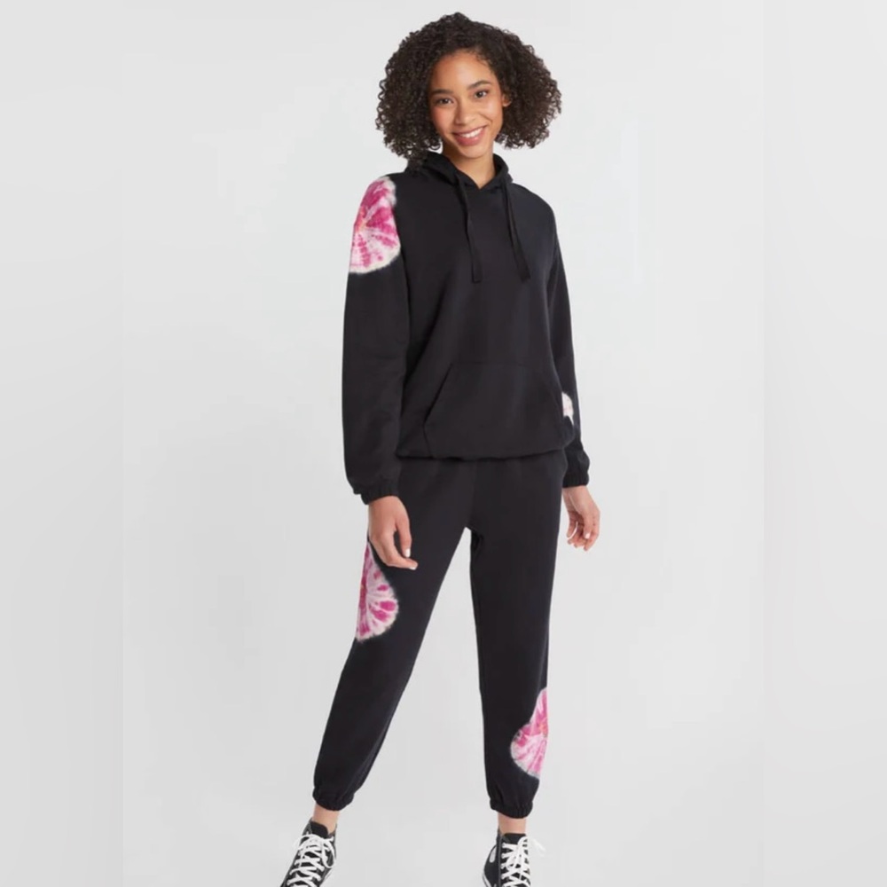 Splendid 💘 Liza Hoodie
Black, Pink, White
Size Large